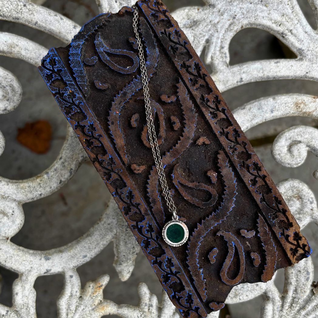 Vintage silver and green agate pendant necklace